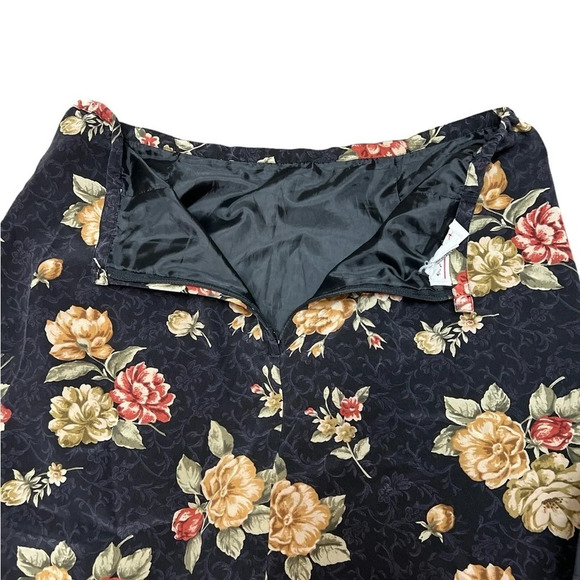 Women’s floral midi silk Talbots skirt - Picture 3 of 3